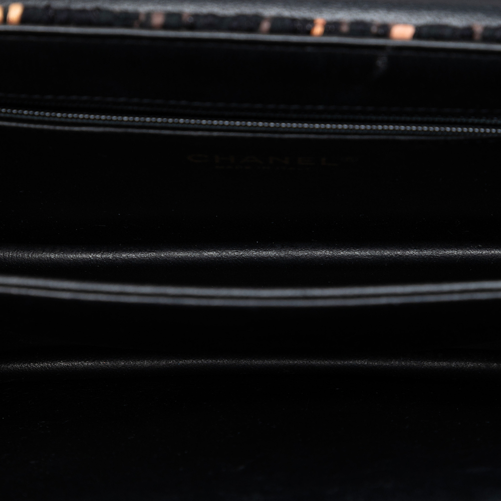 Pre-Loved Chanel Medium Quilted Tweed Beauty Lock Flap - Picture 4 of 7